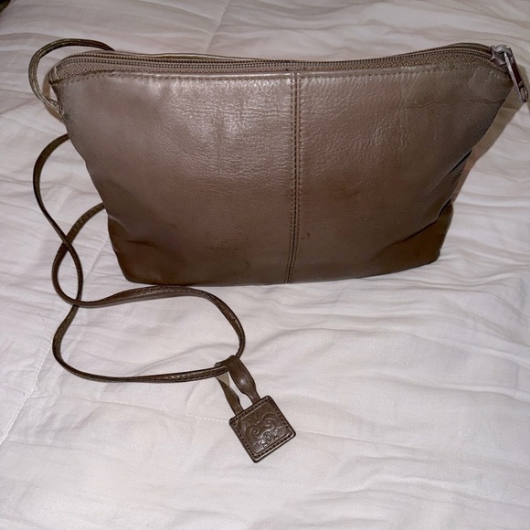 Amanda Smith Handbags - Amanda Smith Crossbody Leather Purse Tan
